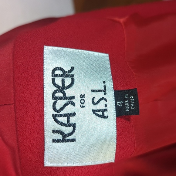 Red Crepe Double-Breasted Peplum Blazer Covered Buttons Satin Lapels NWT Sz 4 - Picture 8 of 11